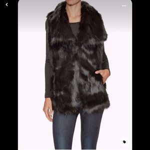 𝅺Via Spiga Faux Fur Vest - M